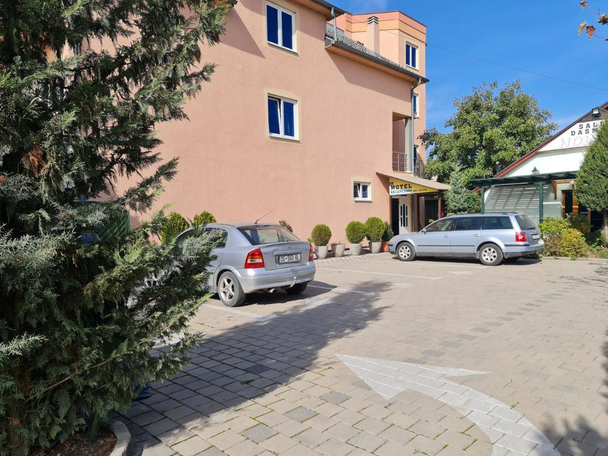 Holiday Uroševac Exterior foto