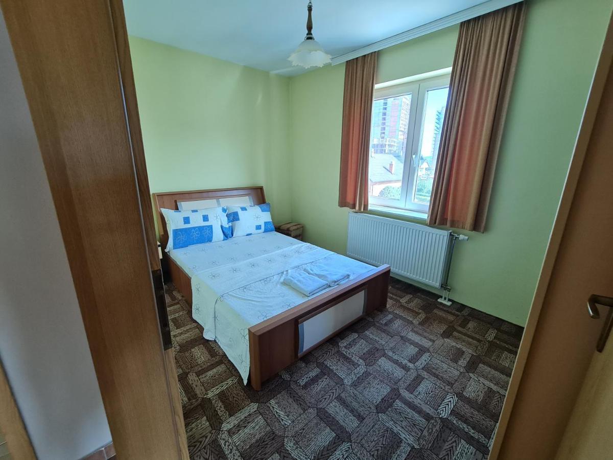 Holiday Uroševac Exterior foto
