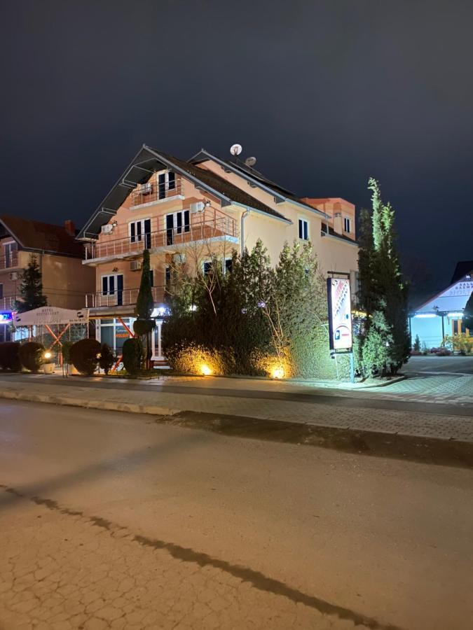 Holiday Uroševac Exterior foto