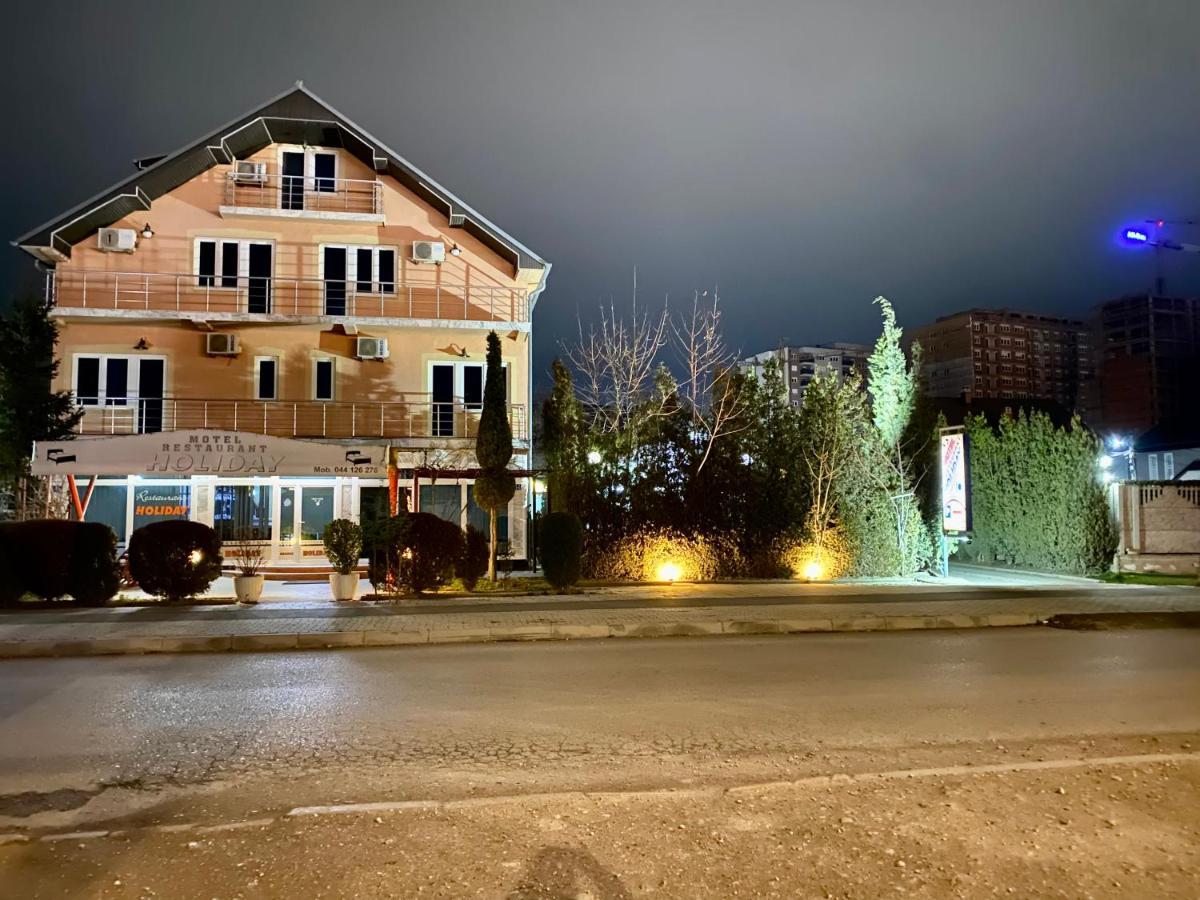 Holiday Uroševac Exterior foto